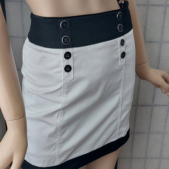 WHBM Nautical Vibe Colorblock mini Skirt with Decorative Buttons Sz 0 - Picture 3 of 8